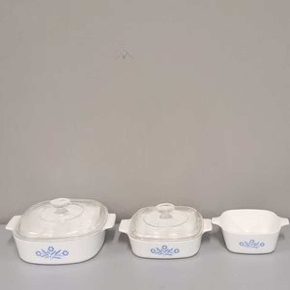 Vintage Corningware Blue Cornflower Casserol Dishes set of three white blue